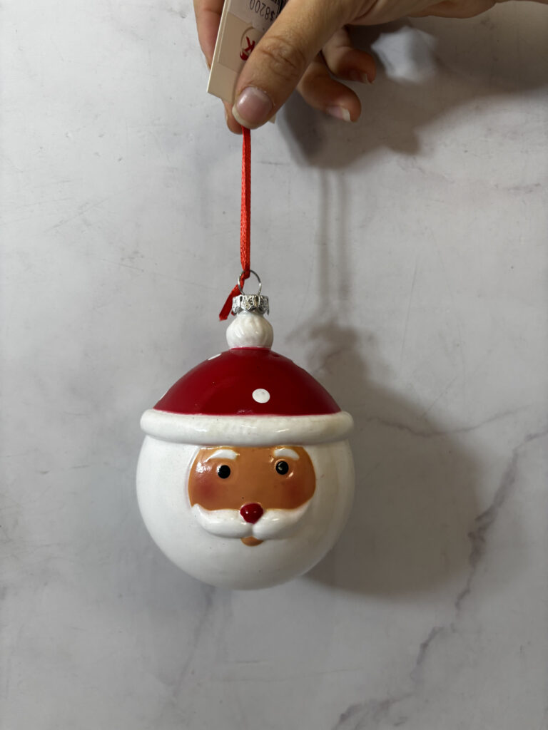 Adorno de navidad, Bola navideña cara de papá Noel.