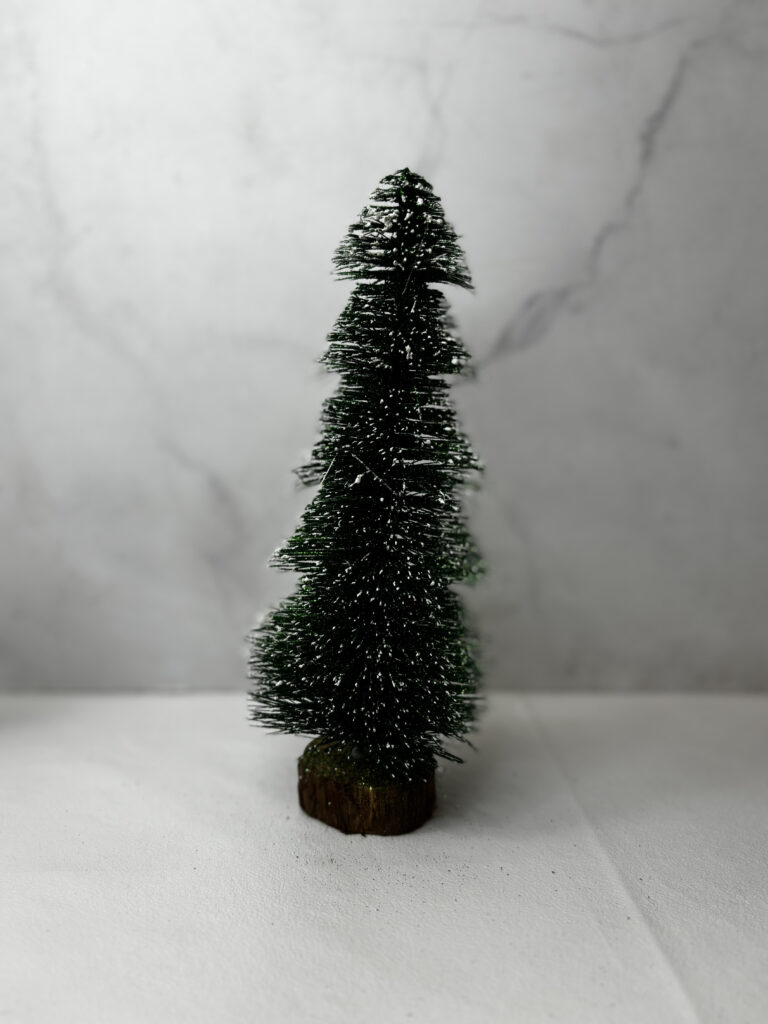 Adorno de navidad. Pino navideño.