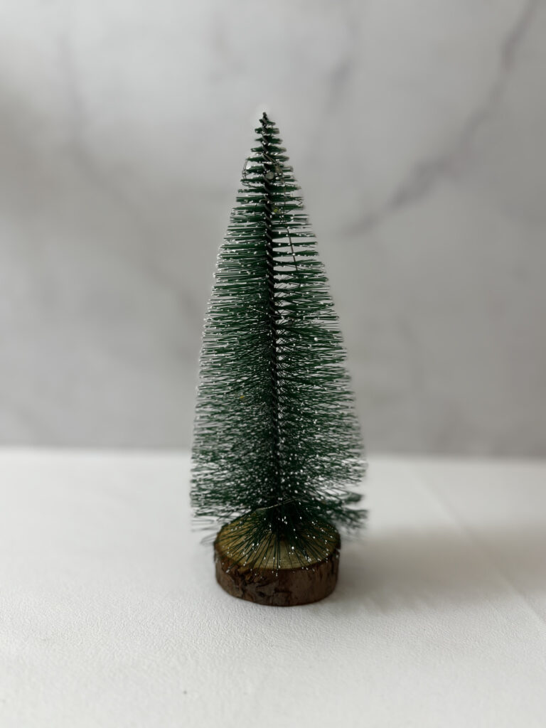 Adorno de navidad. Pino navideño.