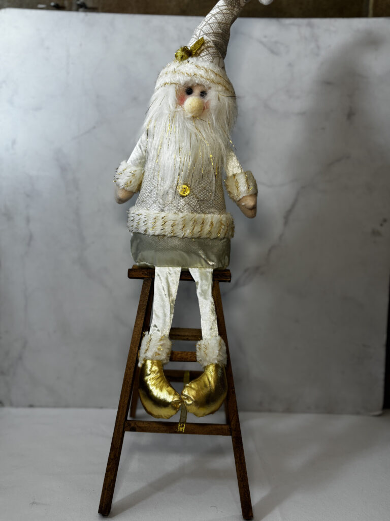 Adorno de navidad, Papá Noel sobre una escalera.