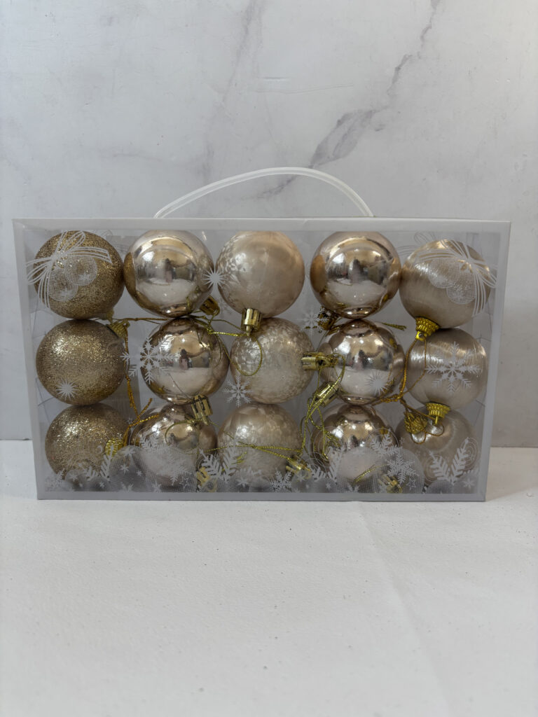 Adorno de navidad, Bolas navideñas